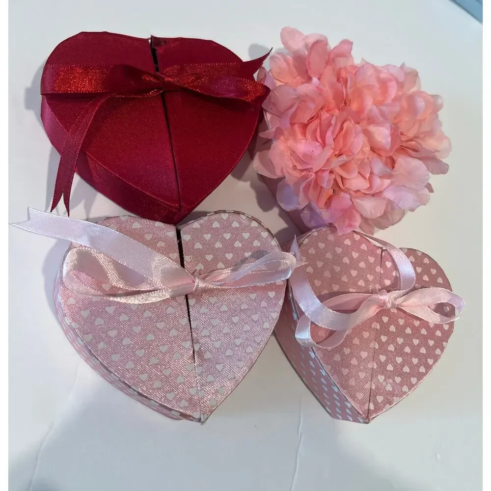 4 Pair of Avon Gift Giving Pierced Heart Shaped Earrings with Boxes Christmas - Picture 7 of 7